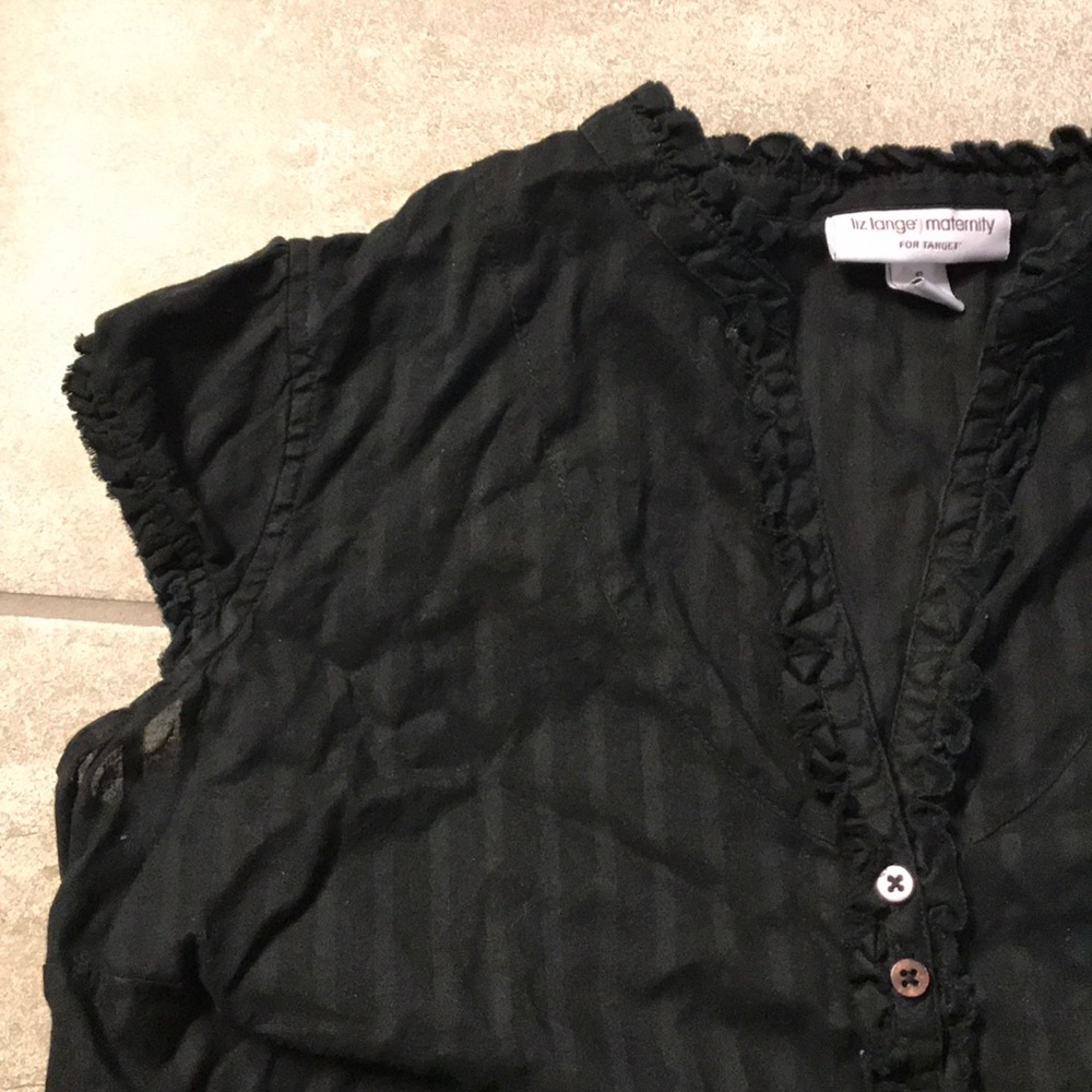 Liz Lange Maternity button down cap sleeve shirt